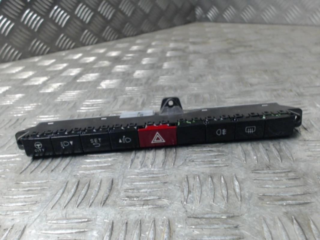 Bouton de warning FIAT PANDA 3 PHASE 1 Essence - 1
