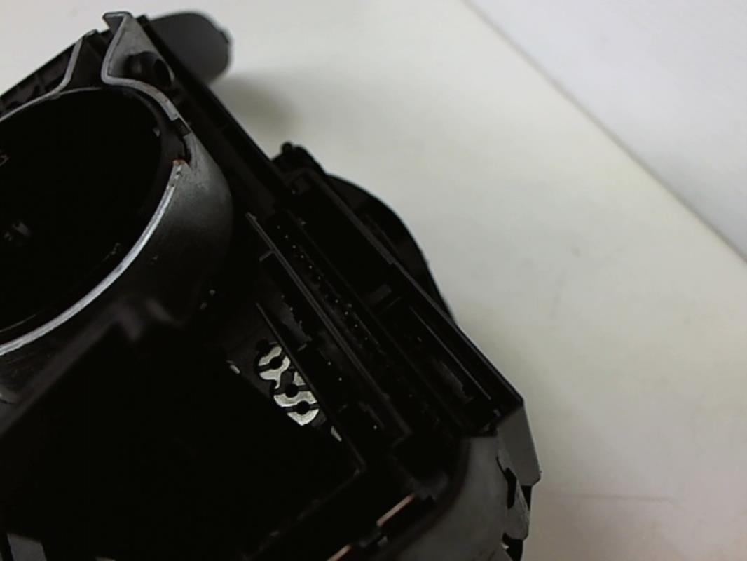 Image Com (Bloc Contacteur Tournant+Commodo Essuie Glace+Commodo Phare) - VOLKSWAGEN POLO 5