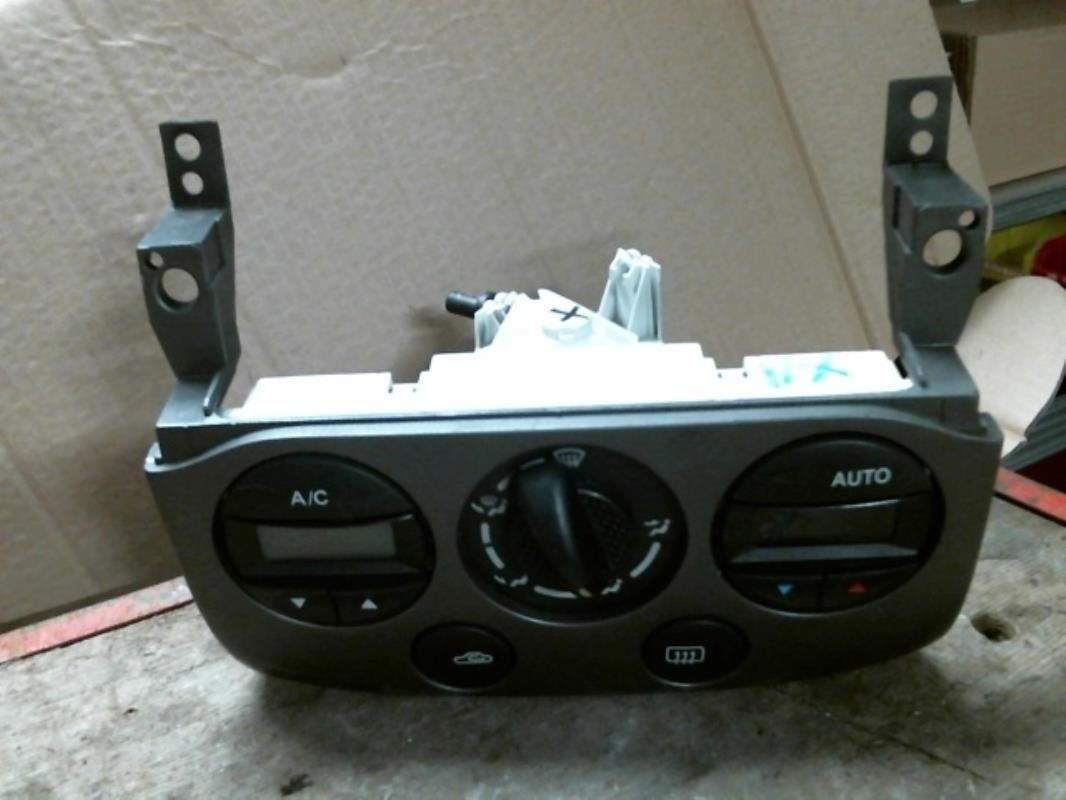Commande chauffage NISSAN PRIMERA 2 PHASE 2 Essence - 1
