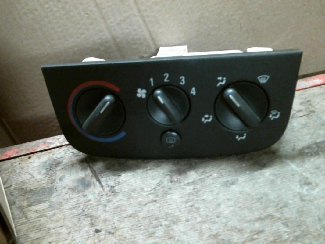 Commande chauffage OPEL CORSA C Essence - 1