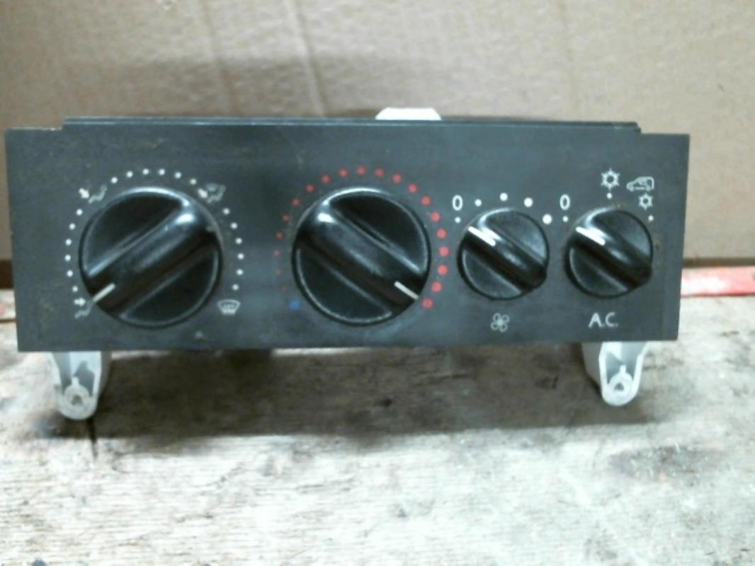 Commande chauffage PEUGEOT 106 PHASE 2 Essence - 1
