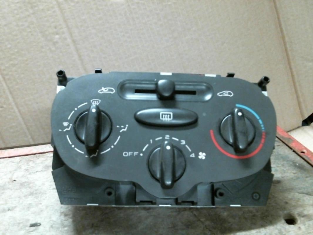 Commande chauffage PEUGEOT 206 PHASE 1 Essence - 1