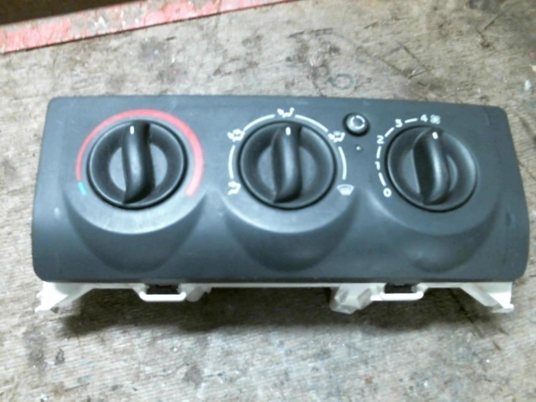 Commande chauffage RENAULT CLIO 2 PHASE 2 Essence - 1