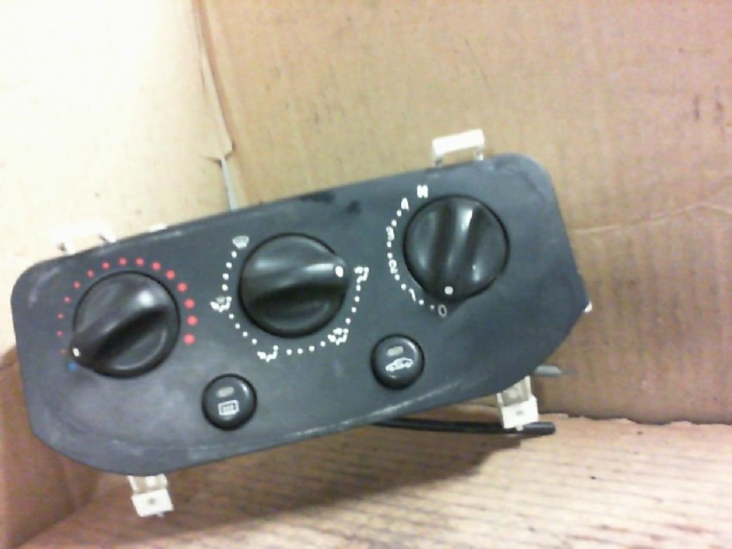 Commande chauffage RENAULT CLIO 2 Essence - 1