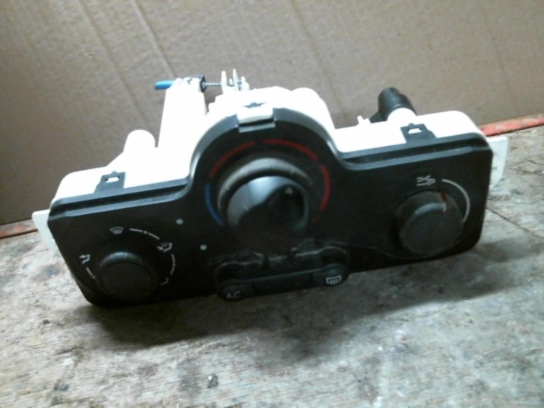 Commande chauffage RENAULT CLIO 3 PHASE 1 Diesel - 1