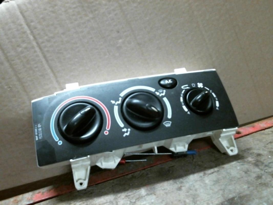 Commande chauffage RENAULT MEGANE 1 PHASE 2 Essence - 1