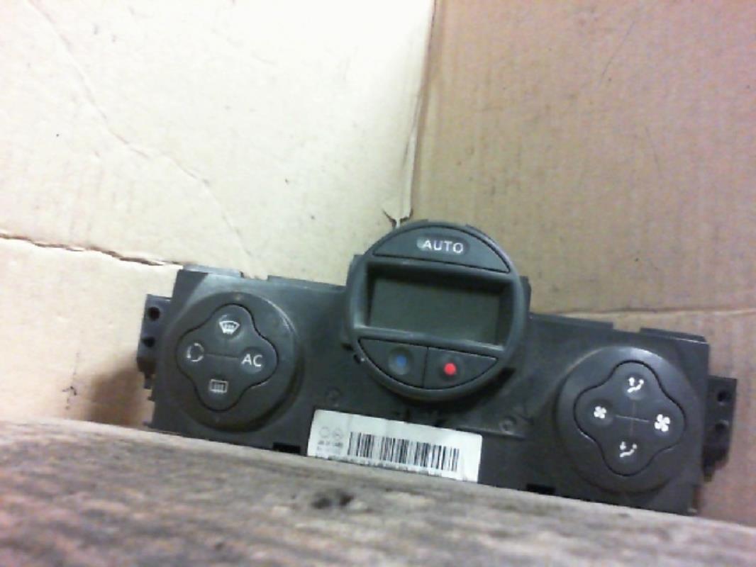 Commande chauffage RENAULT SCENIC 2 Diesel - 1