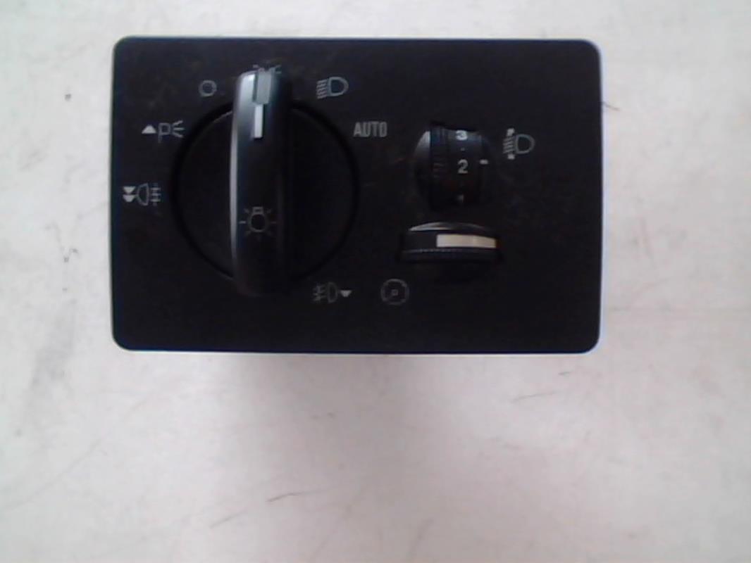 Commande de phare FORD FOCUS 2 PHASE 1 Diesel - 1