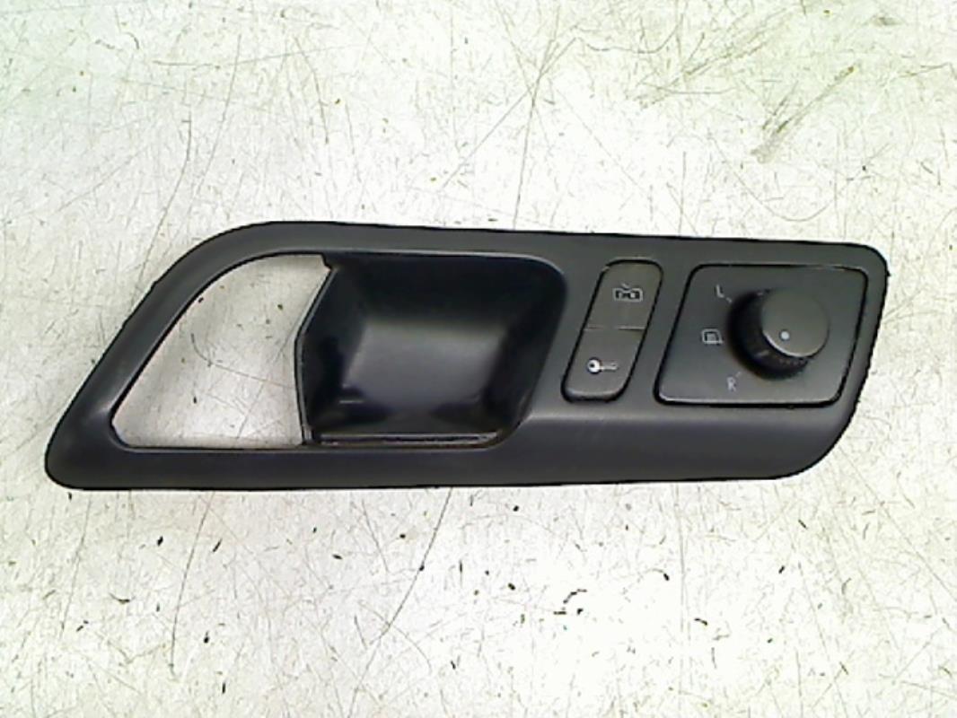 Commande retroviseurs VOLKSWAGEN POLO 4 PHASE 1 Diesel - 1