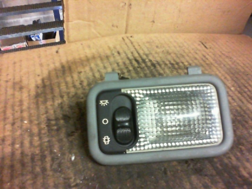 Luce di cortesia PEUGEOT 806  - 1