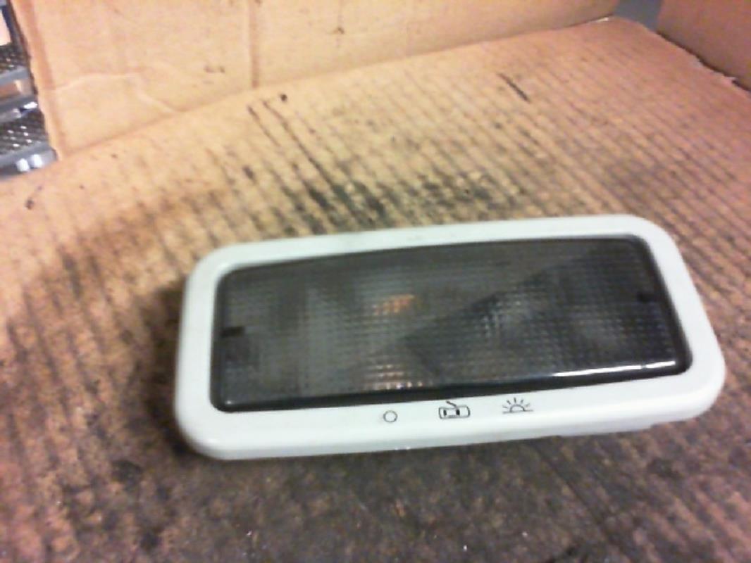 Luce di cortesia SKODA FELICIA Gasolina - 1