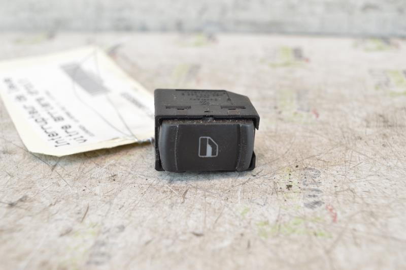Interruttore lavacristalli posteriore destro VOLKSWAGEN GOLF 4 Diésel - 1