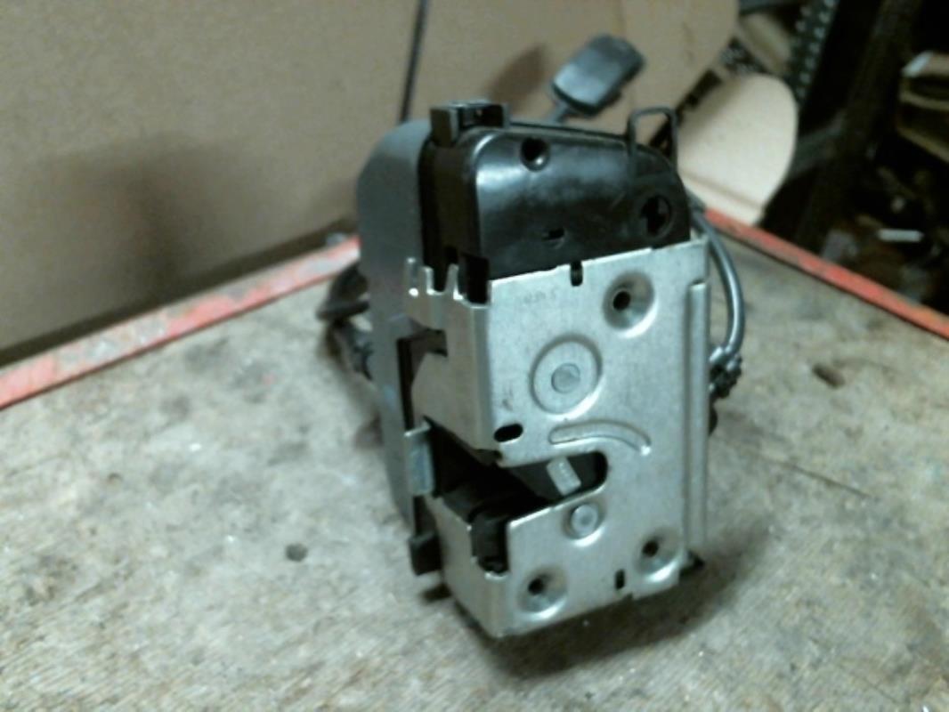 Serrure arriere droit RENAULT SCENIC 2 Diesel - 1