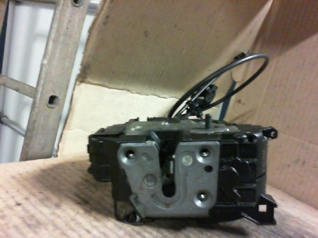 Serratura posteriore sinistra RENAULT CLIO 3 PHASE 2 Diésel - 1