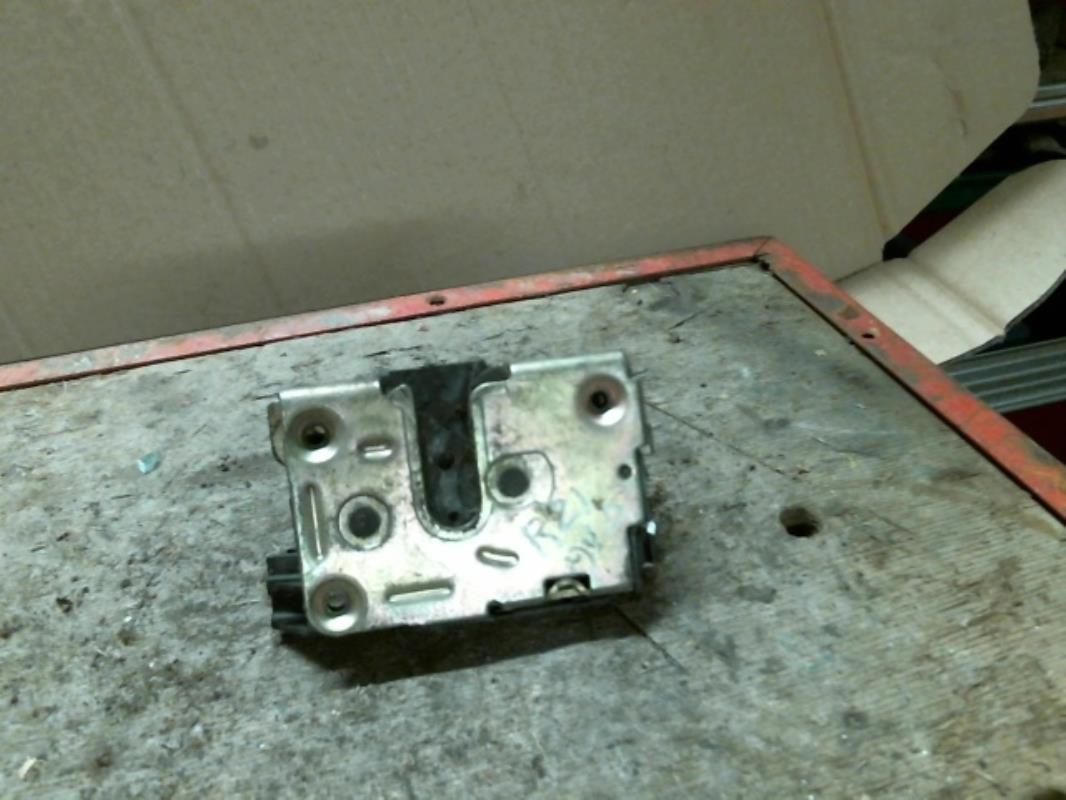 Serrure avant droit RENAULT R21  - 1
