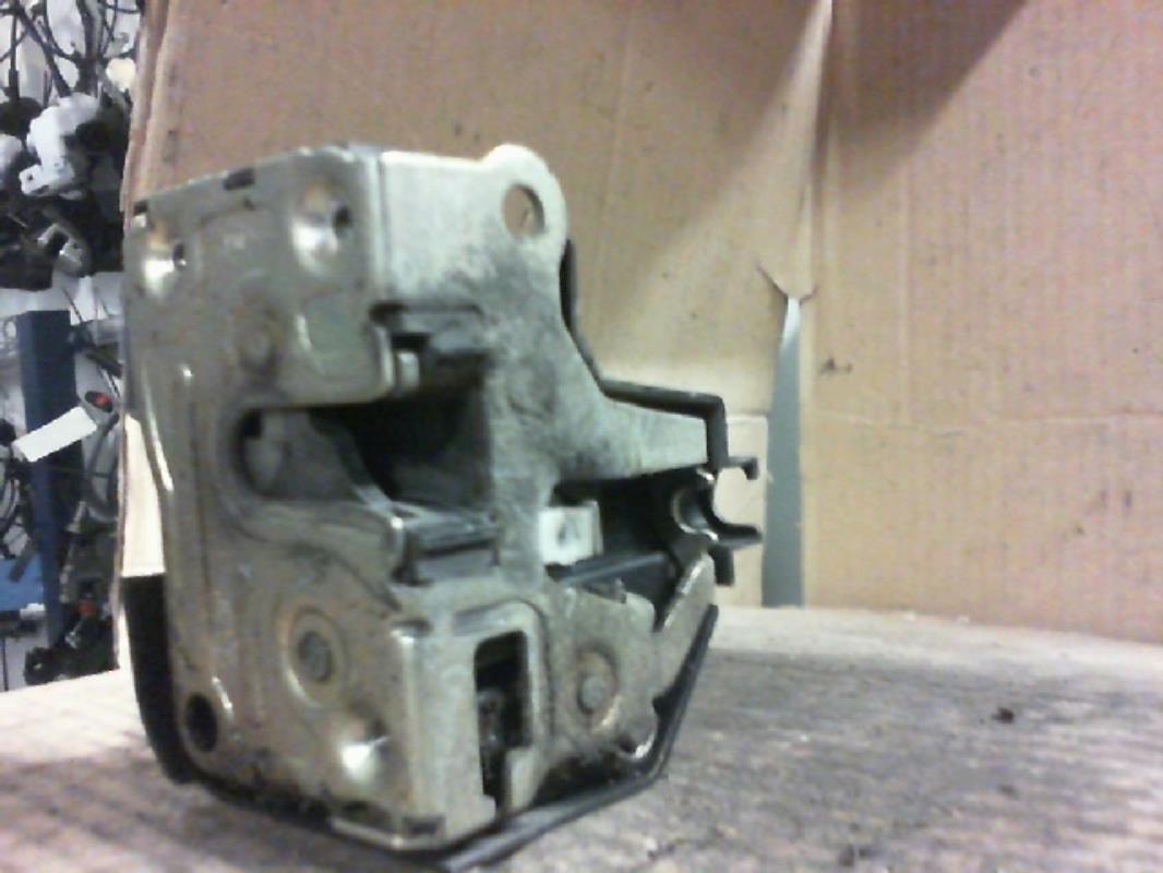 Serrure avant droit RENAULT CLIO 2 PHASE 2 Essence - 1