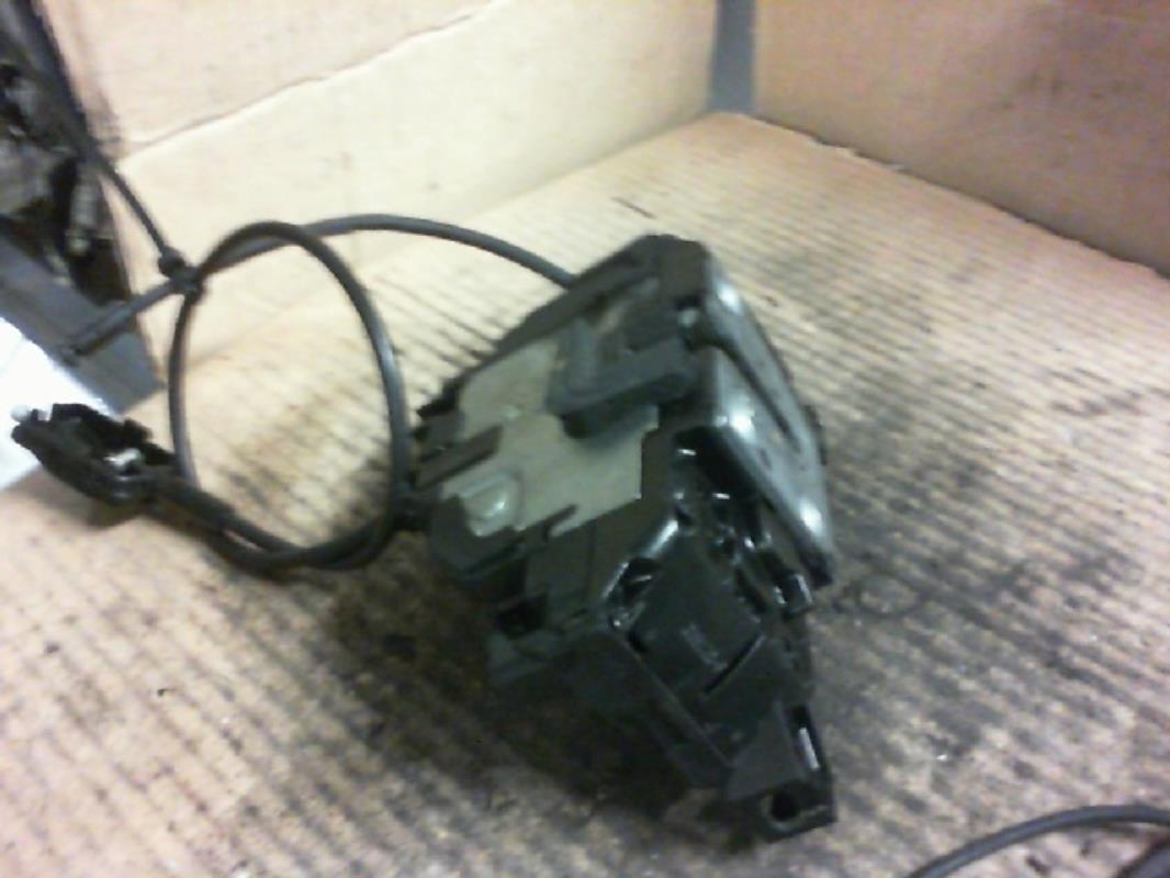 Serrure avant droit RENAULT CLIO 3 Diesel - 1