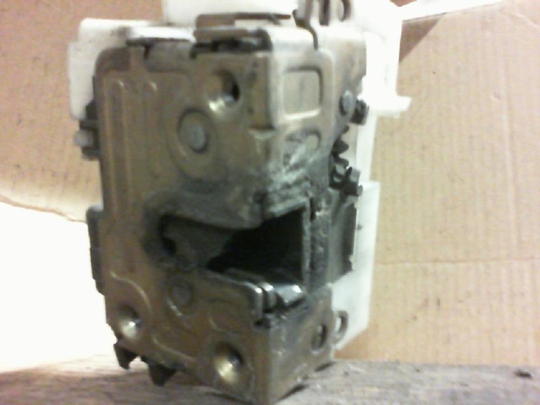 Serrure avant gauche RENAULT MEGANE 1 Diesel - 1