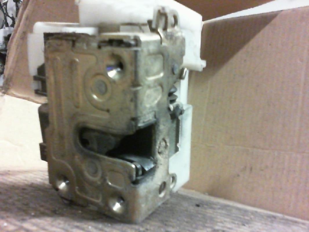 Serrure avant gauche RENAULT MEGANE 1 Diesel - 1