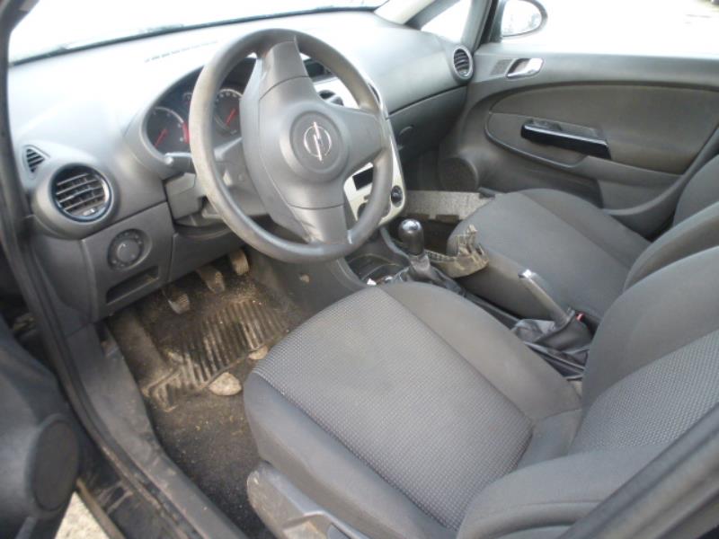 Image Feu arriere principal droit (feux) - OPEL CORSA D
