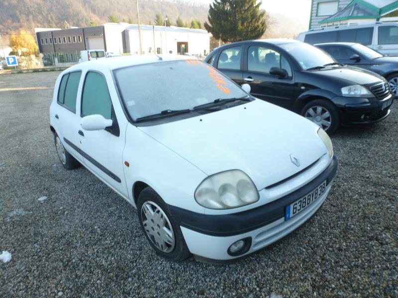 Fusee avant droit RENAULT CLIO 2 PHASE 1 Diesel - 1