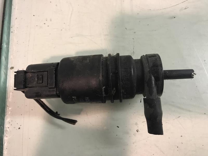Pompe lave glace avant BMW SERIE 3 E46 PHASE 2 Diesel - 1