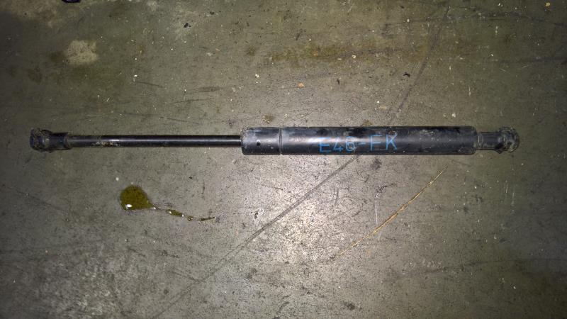 Verin de capot BMW SERIE 3 E46 PHASE 2 Essence - 1