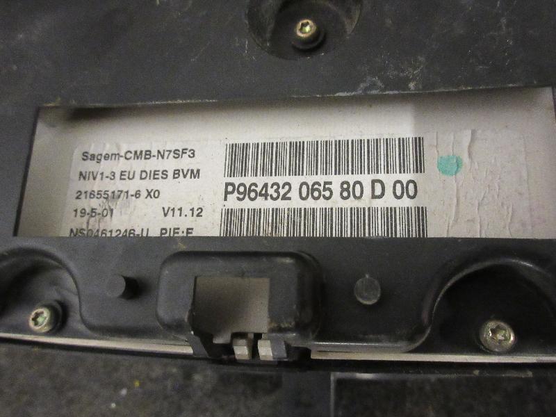 Compteur CITROEN XSARA PHASE 2 BREAK Essence - 1