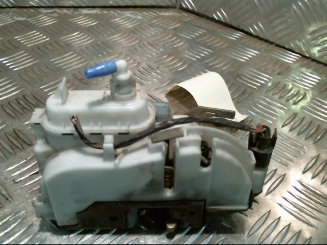 Chiusura centralizzata anteriore destra VOLKSWAGEN POLO 3 PHASE 1 Gasolina - 1