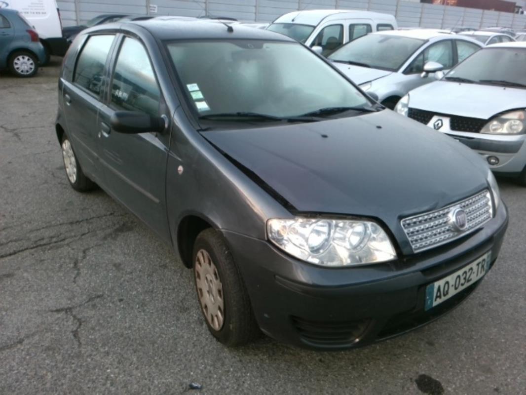 Image Feu arriere principal droit (feux) - FIAT PUNTO 2