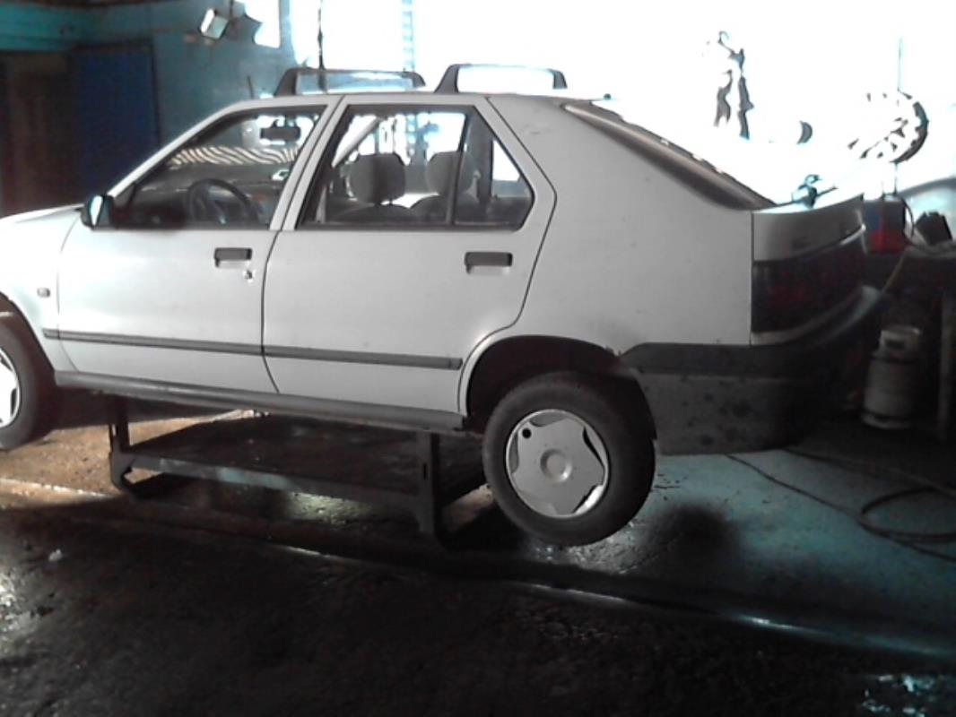 Pare choc avant RENAULT R19 PHASE 2 Essence - 1