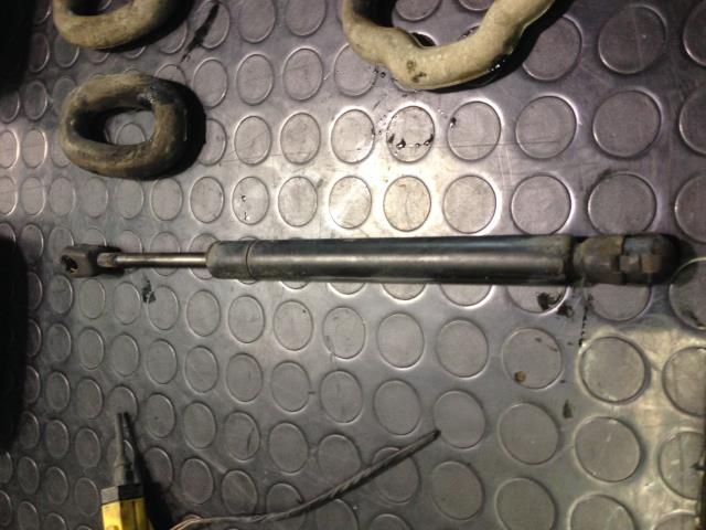 Verin de coffre BMW SERIE 3 E36 Diesel - 1