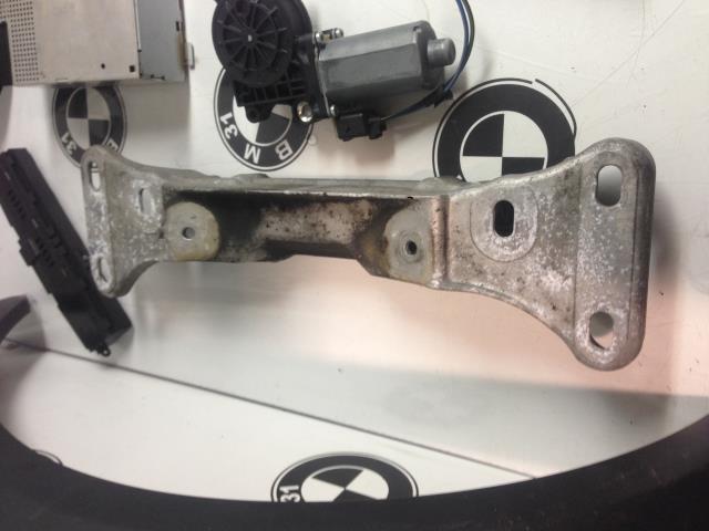 Support de boite BMW SERIE 5 E39  - 1