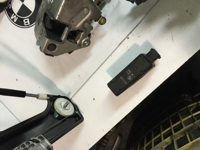 Boitier de centralisation BMW SERIE 3 E36  - 1