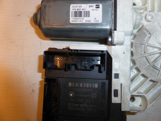 Image Moteur leve vitre avant gauche - SEAT LEON 2