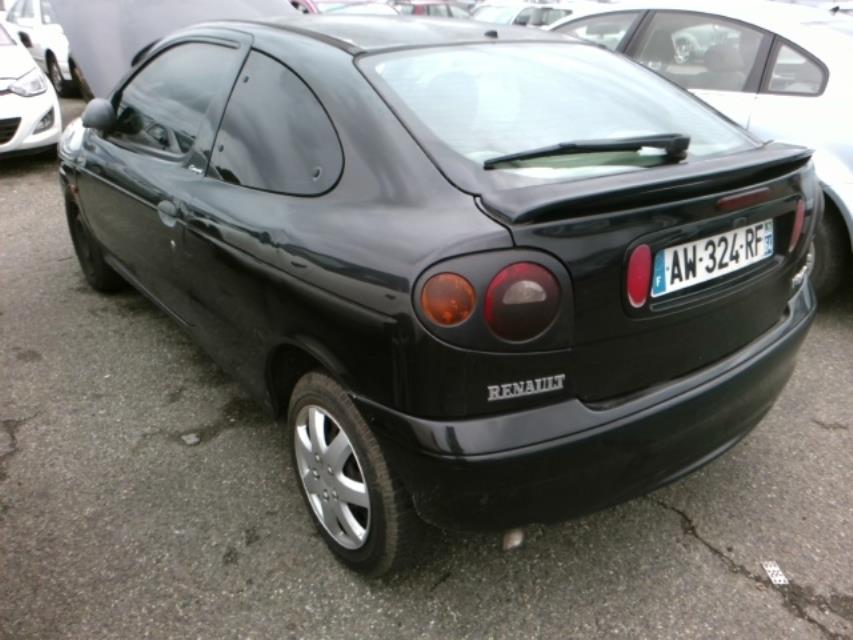 Image Pompe immergee - RENAULT MEGANE 1