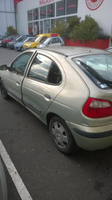 Image Feu arriere principal gauche (feux) - RENAULT MEGANE 1