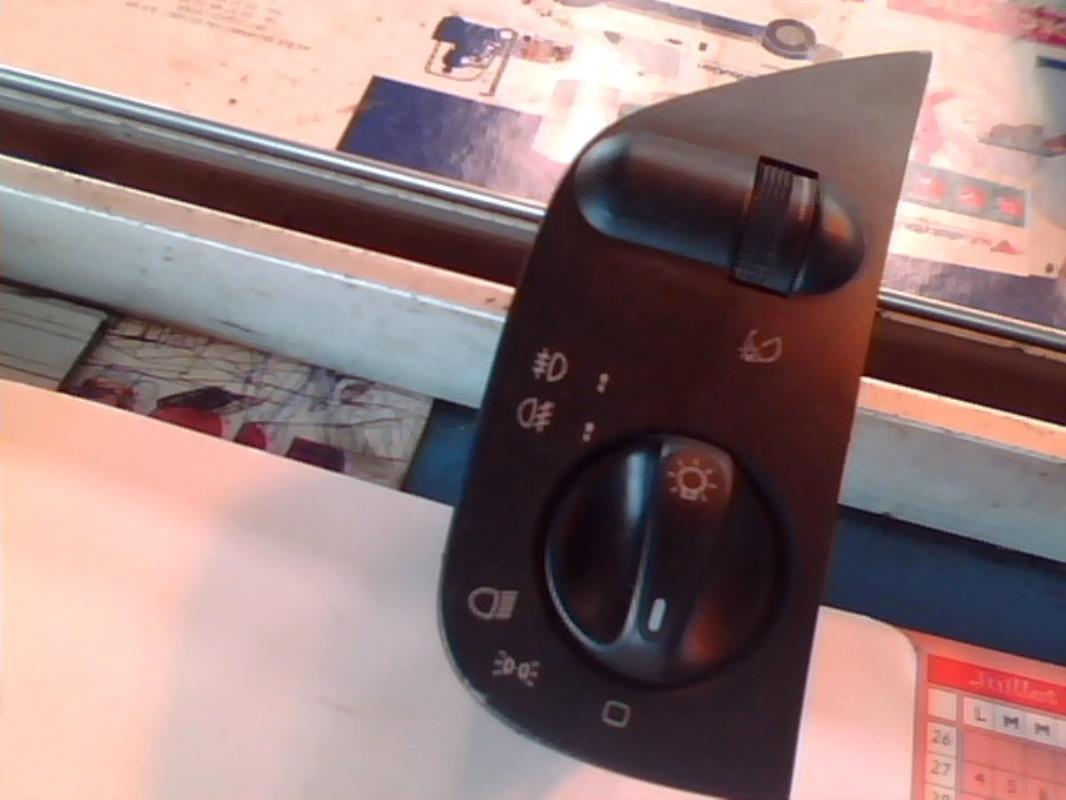 Commande de phare VOLKSWAGEN POLO 3 PHASE 1  - 1