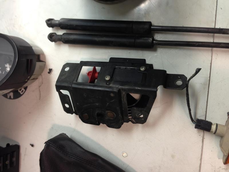 Serrure de coffre BMW SERIE 3 E46 COMPACT PHASE 1 Diesel - 1