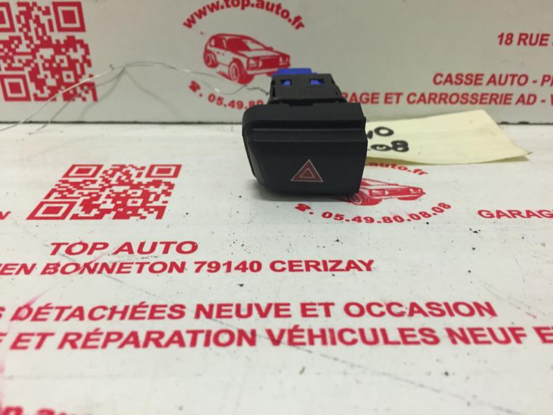 Interruttore luci emergenza PEUGEOT 208 1 PHASE 1 Diésel - 1