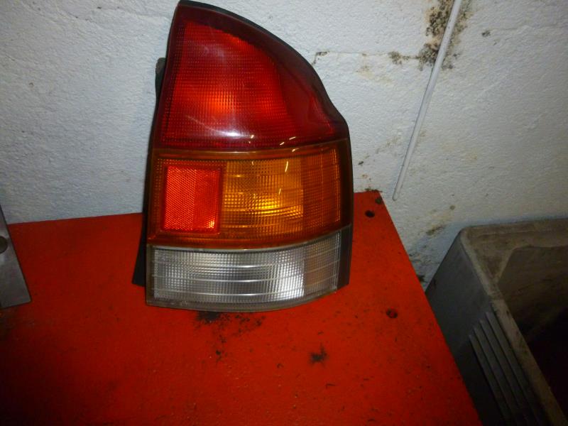 Fanale posteriore principale destro (luci) MAZDA 323 6 Gasolina - 1