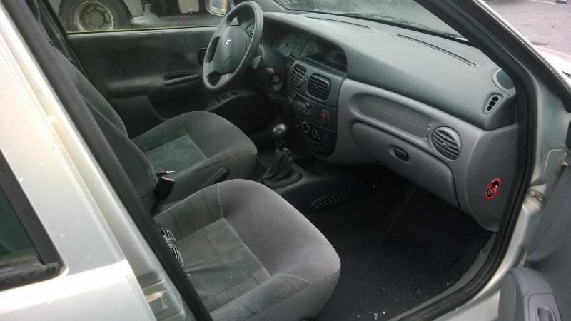 Image Feu arriere principal gauche (feux) - RENAULT MEGANE 1