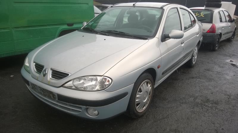 Image Feu arriere principal gauche (feux) - RENAULT MEGANE 1