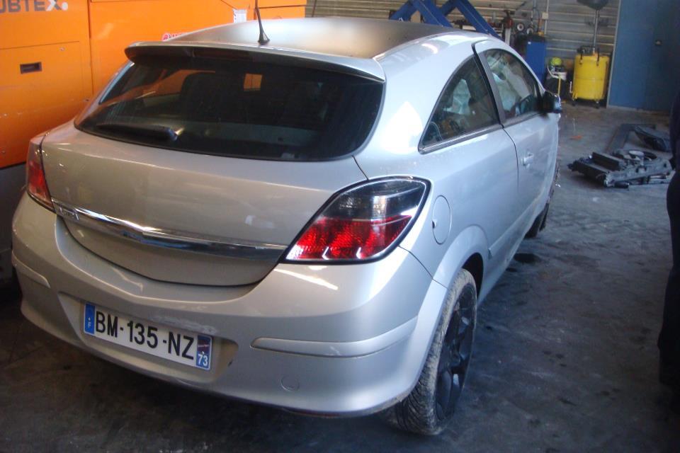 Compteur OPEL ASTRA H GTC PHASE 1 Diesel - 1