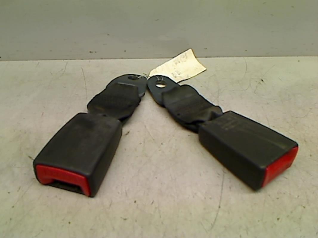 Attache ceinture arriere centrale CITROEN C3 1 PHASE 1 Diesel - 1