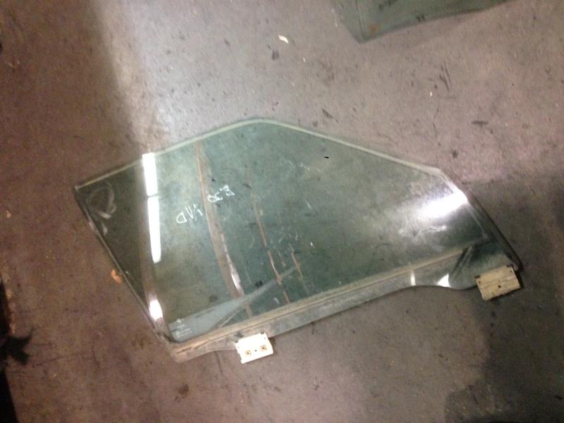 Vitre avant droit BMW SERIE 3 E30  - 1