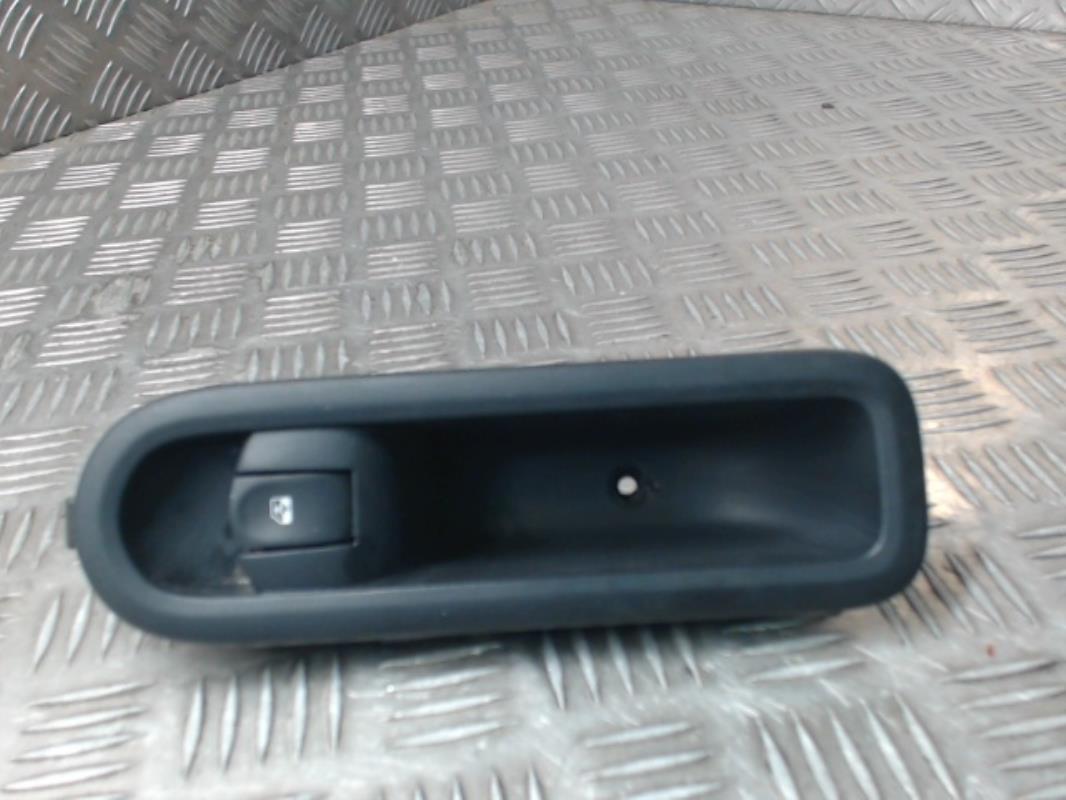Interruttore lavacristalli anteriore destro RENAULT TWINGO 2 PHASE 1 Gasolina - 1