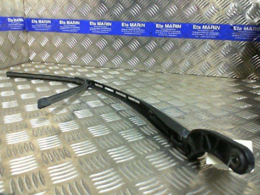 Braccio tergicristallo anteriore destro AUDI A6 2 PHASE 2 Diésel - 1