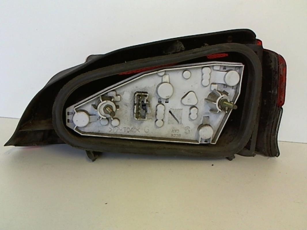 Image Feu arriere principal droit (feux) - PEUGEOT 106
