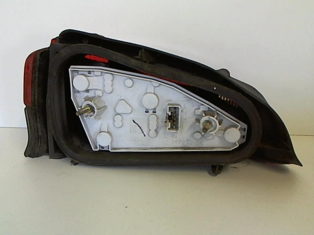 Image Feu arriere principal gauche (feux) - PEUGEOT 106